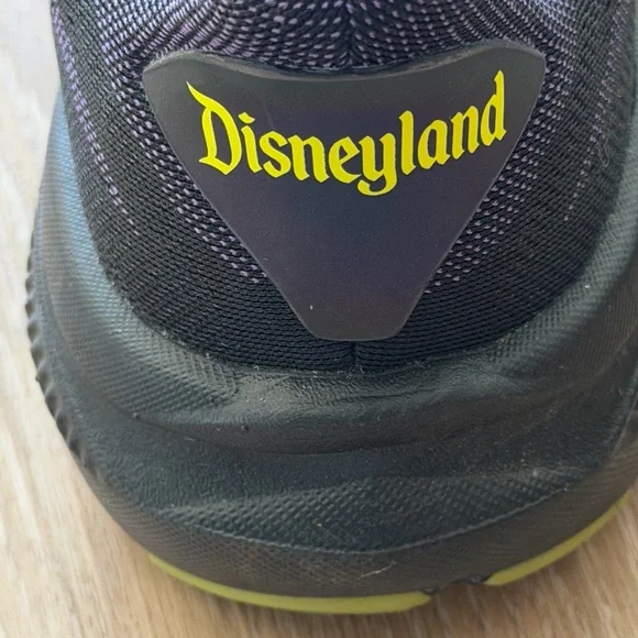 Brooks runDisney Ursula-inspired Ghost 17 - Black, Teal, and Purple - Picture 6 of 9